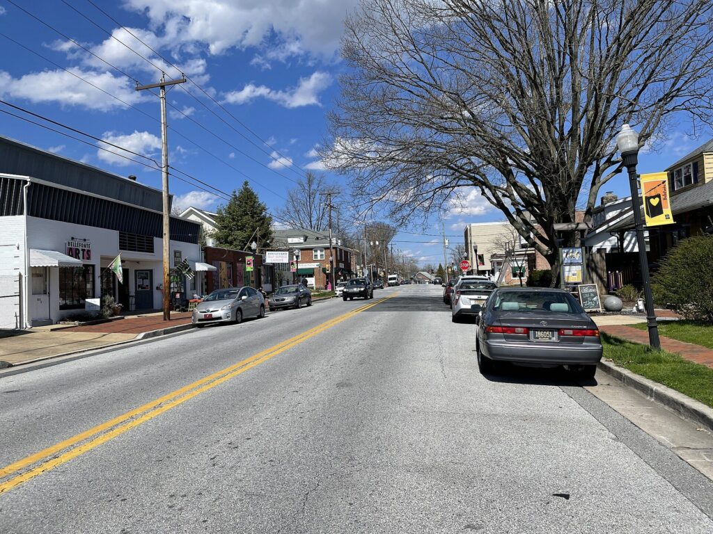 Brandywine Boulevard, the main street of Bellefonte, Delaware, with shops and parked cars